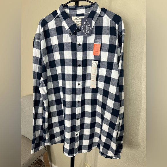 St. John's Bay Other - NWT St.John bay classic fit button down
